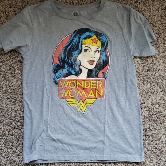 DC Comics Tops - Wonder Woman tshirt DC Comics Tops - Wonder Woman tshirt